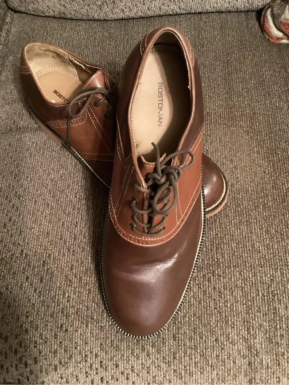 Bostonian men’s two tone brown men’s saddle Oxfords, size11